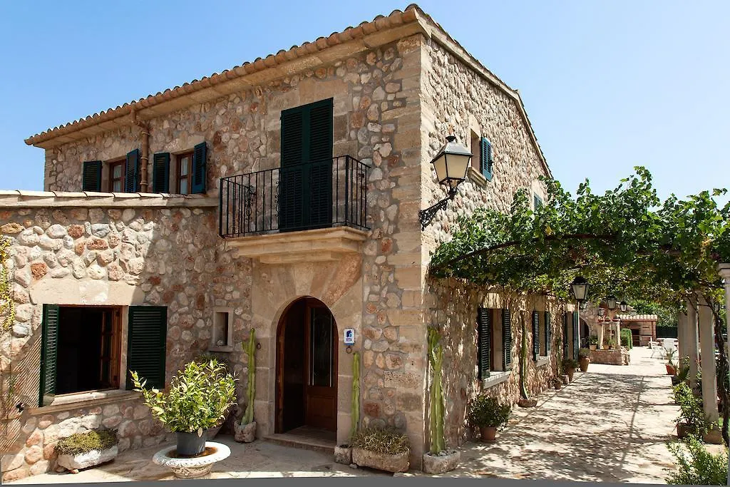 Toni Mosca Villa Pollensa España
