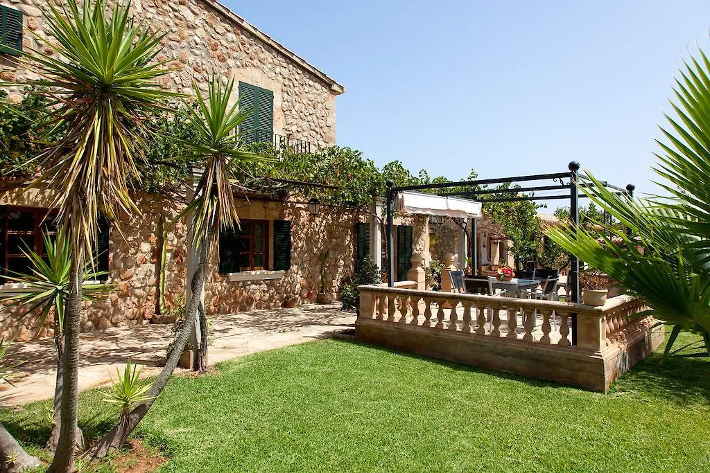 Toni Mosca Villa Pollenca 0*,  Spain